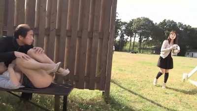 Mako Oda spread eagle in public (RBD-666)