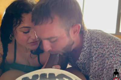 Find you a kinky couple that loves to give you a wet double blowjob like this 😈