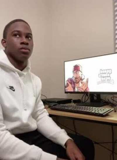 Yo cuando creo que estoy solo en mi casa