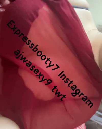 Guess what size I’m wearing ? 🍒❤️