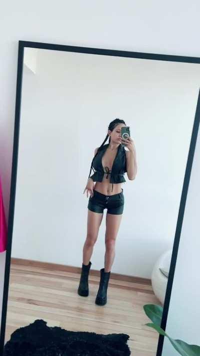 Can I be your little fucktoy?? 🍑