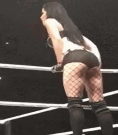Paige teasing 🍑🤤