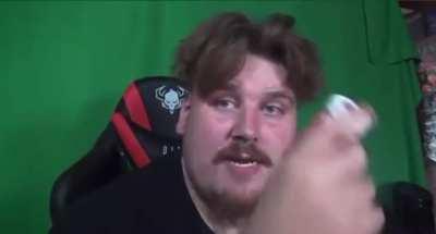 „Ich fahr kein Motorrad, weil’s cool ist. Ich fahr Motorrad, weil ich das gerne fahr. Abgesehen davon fahre ich kein Motorrad.“ -Drachenlord