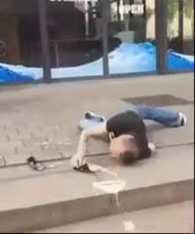 Пытался спасти до последнего, молодец )