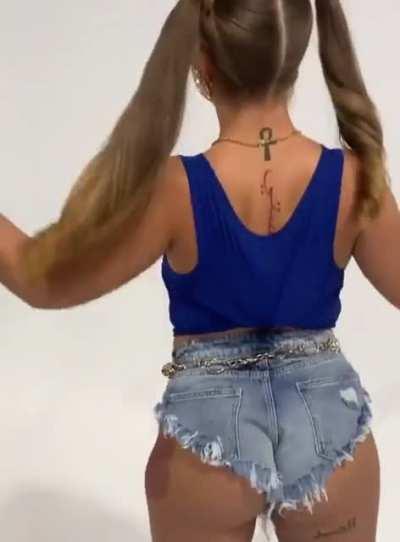 Mulatto’s Ass is so Fat🍑🤤