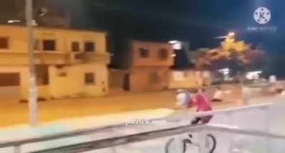 O Amor nasce em lugares inesperados.