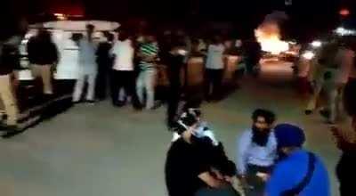 Sikh community of Kashmir is protesting outside the high court against the impartial & unfair decision of Judge who handed over a Sikh girl to a Muslim man. Ladies & gentlemen this is not Pakistan or AF but our very own Kashmir.Girl’s age is 18 an