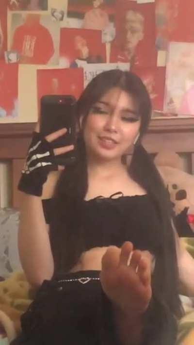 Cute asian feet her @ masturblade