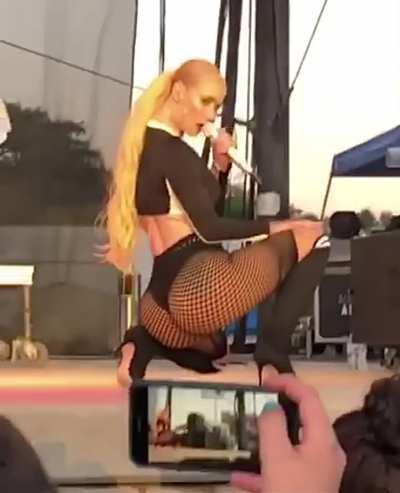 Iggy azalea