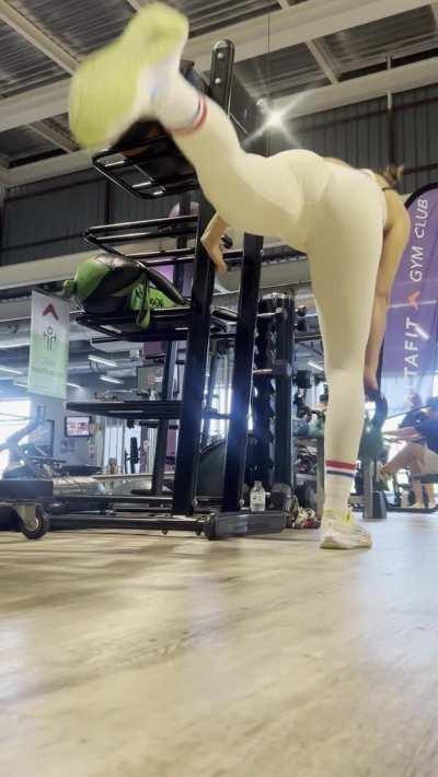 Would you hang out with me in the showers after the workout? [F]