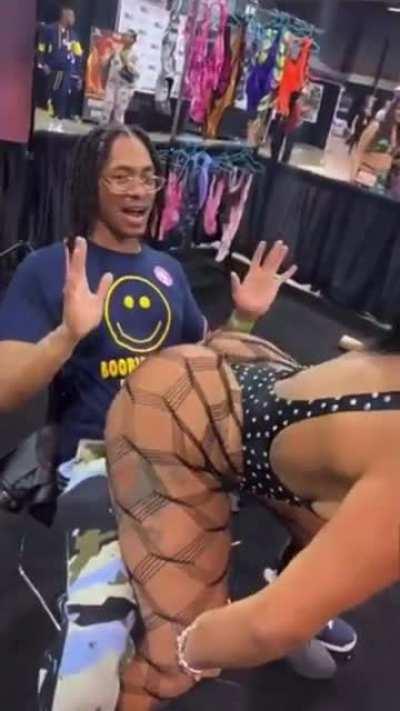 Taeler made at exxxotica!