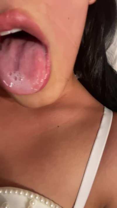 Would you kiss me after doing this?🙈💦💦👅