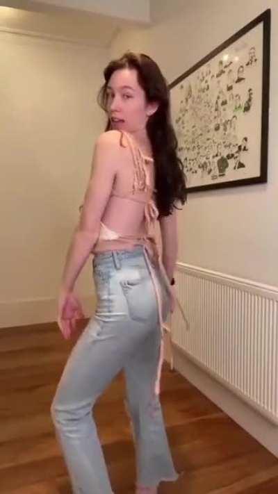 Sarah doing a side boob dance