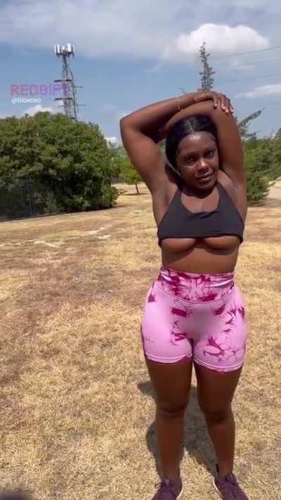 💙 New Video on Fansly 💙 Come see my sexy naughty workout at the park 😉 Link in the comments ⬇️