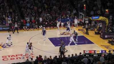 [Highlight] Luke Kennard knocks down back-to-back clutch triples to give the Clippers a 5 point lead with 37.5 left