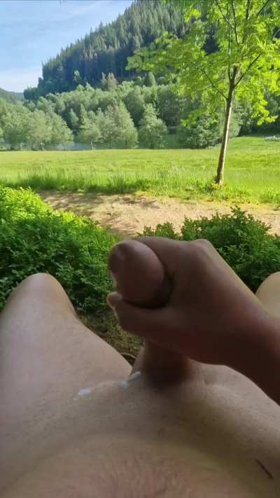 I just love cumming in nature 💦🌳🌲