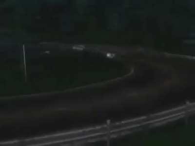 Speedrun strats (AE86 vs R32)