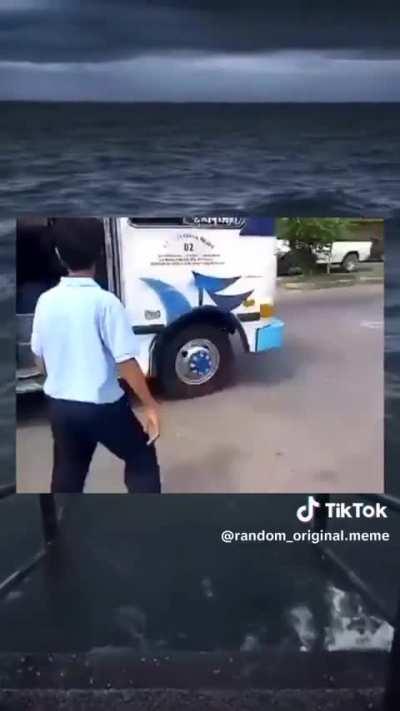 Lakas ng trip nito hahaha