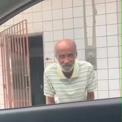 ser velho é tacar o fds 🤣