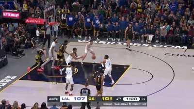 [Highlight] Anthony Davis with a big time block to keep the Lakers up 6 with his 3rd