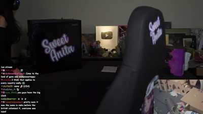 her ass cheeks squeezing through the door 😛