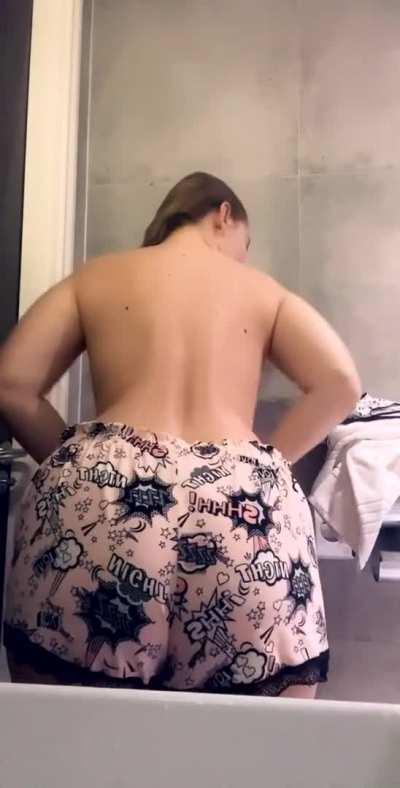 What is your fav part of my body?😈