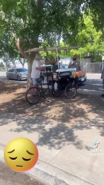 Bakersfield racist Ken attacks local street vendor