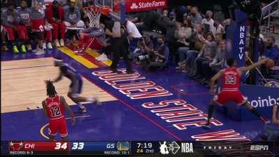 [Highlight] Gary Payton II gets the steal on Zach Lavine and takes it to the hoop with the reverse jam to give the Warriors the lead