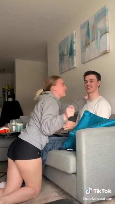 When your girl puts her hair in a ponytail 😩