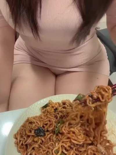 Una maid asi necesito