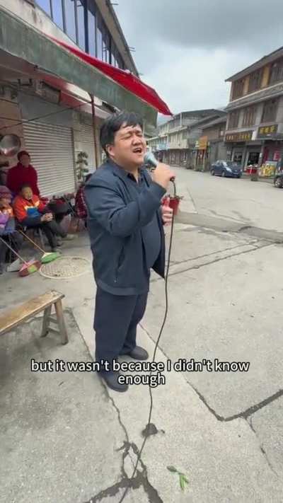 Chinese man singing a perfect 