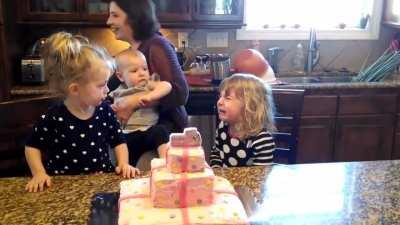 Mom be like : What do I do now?😅 Someone give me some advice.🤣🤣🙏