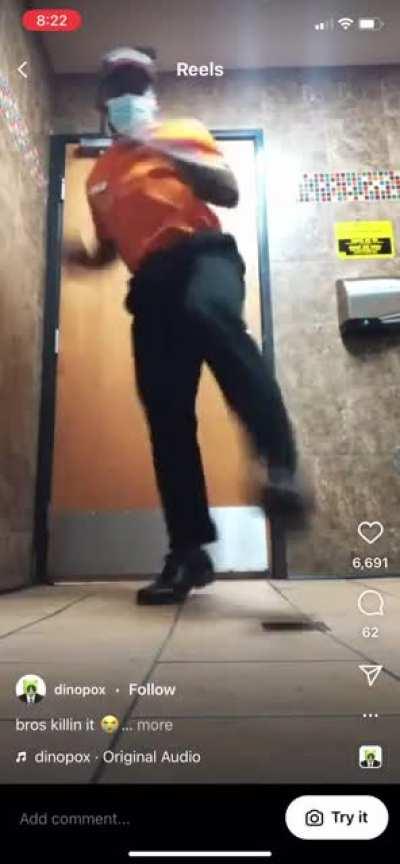 Just scrolled to this random ass nigga, is he the sturdiest in the game rn or what 😭😭😭