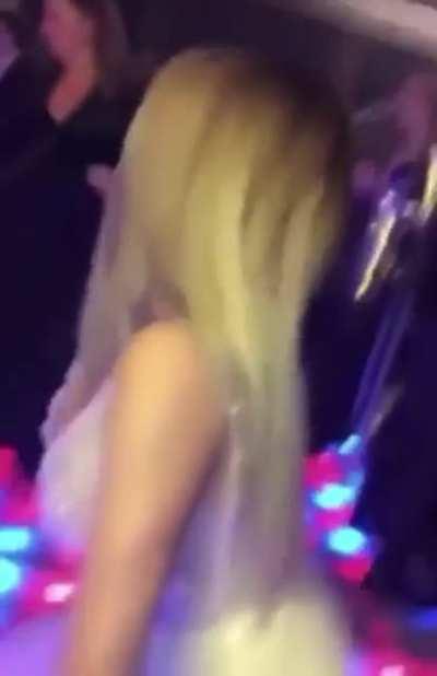 Tanz du schlampe 🥵🥵😋🤤