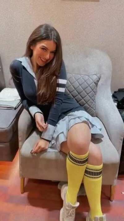 Hansika Motwani (New)