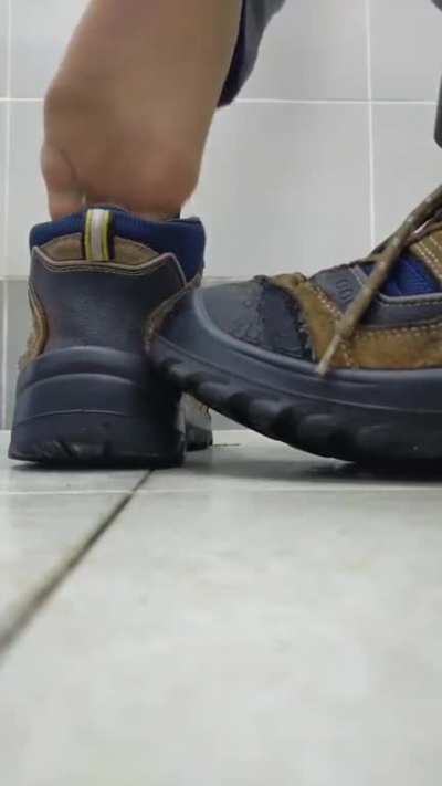 [tiny solemate: a full week in nylon punishment] well someone had to take it on behalf of previously runaway tiny. some of you already what's coming for them next in the weekend! 👢🪴🌱🌡️