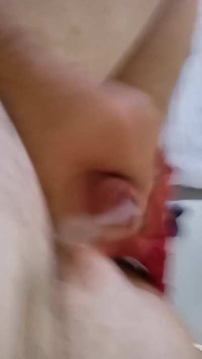 Preferia que fosse para a boca de alguma, mas pronto, é o que se pode fazer estando sozinho