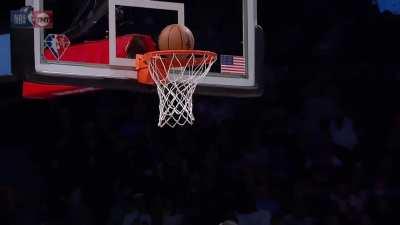 [Highlight] D Rose breaks out the layup package in Brooklyn