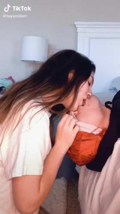 They finally did the upside down kiss 🥺