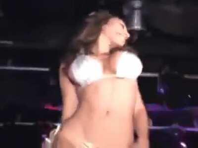 Fabiola in a bikini contest is tits on a stick