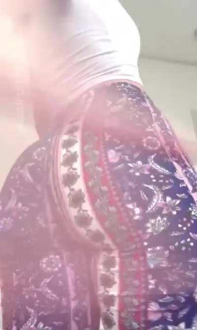 this is my first time posting here, thinking about getting more flare pants 😋