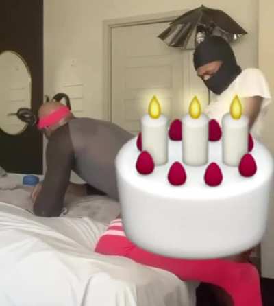 ninja man gives birthday cake to king🥷🎉