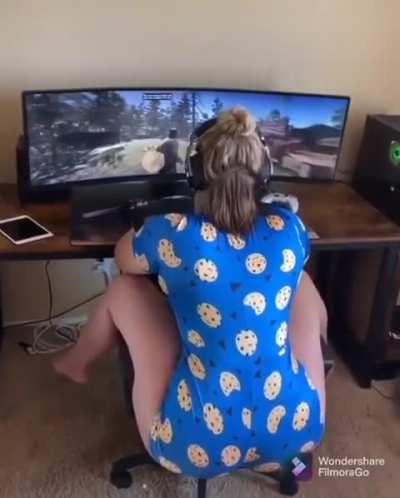 “Girl gamer” 