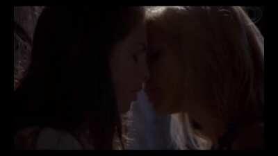 Alison Brie - Lesbian make out session