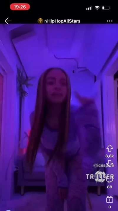 She fw Mac dabo i’m sorry☠️