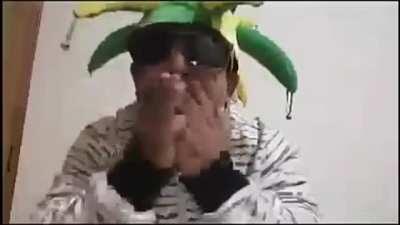 Mc carlos tomando susto(eu quebro com essa pohakkkkkkkkkkkkkkk)