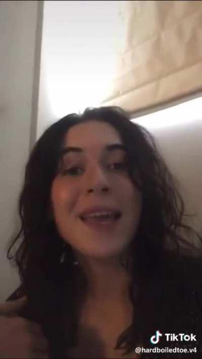 This girl posted on tiktok in 2019 and hasn't uploaded since im assuming this is fake.