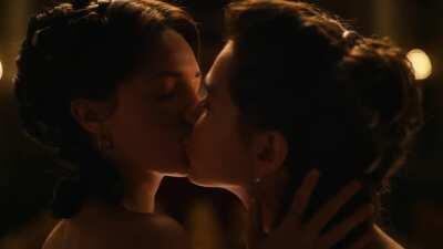 Hailee in Dickinson S2E6