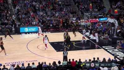 [Highlight] Olynyk gets away from the double team. Sexton finds Markkanen for the soft slam dunk to close out the Clippers! Markkanen then blocks the last 3-point attempt, Jazz move to 8-3!