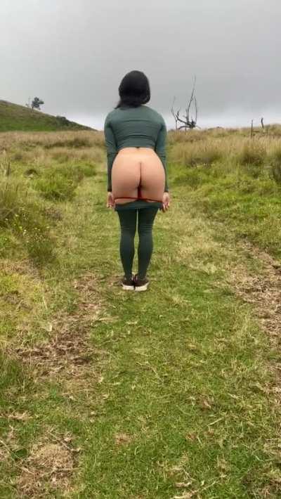 I love getting naked while hiking🥵 [gif]